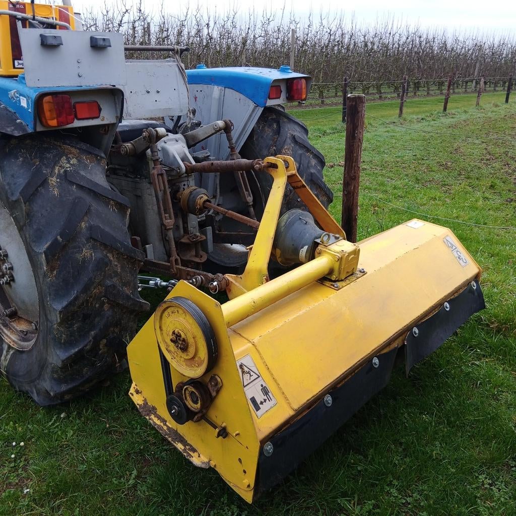 Tractor Renault supper 3  met toebehoren, Zakelijke goederen, Landbouw | Tractoren, Ophalen, Oldtimer, Renault, Tot 2500