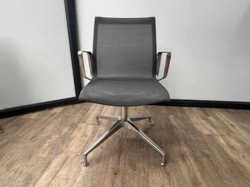 Directie vergaderstoel Lato mesh (Chrome) beschikbaar voor biedingen