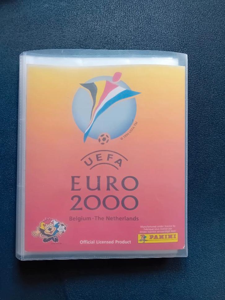 panini EURO 2000 leeg album + alle stickers, Hobby & Loisirs créatifs, Autocollants & Images, Neuf, Autocollants et Photos, Enlèvement ou Envoi