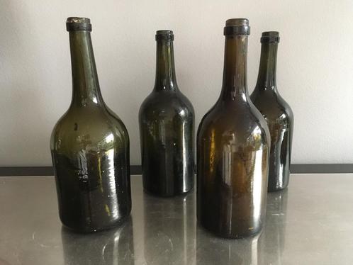 4 anciennes bouteilles de collection, Antiquités & Art, Antiquités | Verre & Cristal, Enlèvement