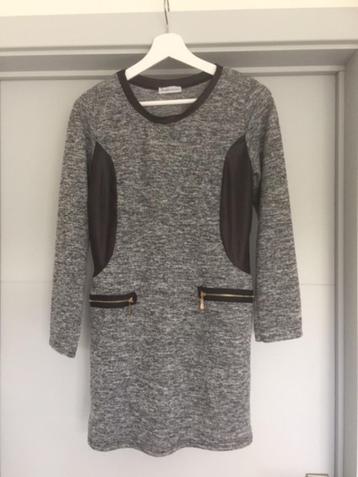 Jurk small / 36 ( fijne tricot ) beschikbaar voor biedingen