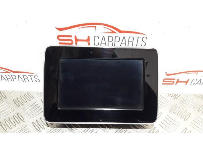 Navigatie Display van een Mercedes CLA, Auto-onderdelen, Elektronica en Kabels, Mercedes-Benz, Gebruikt, 3 maanden garantie, Ophalen of Verzenden