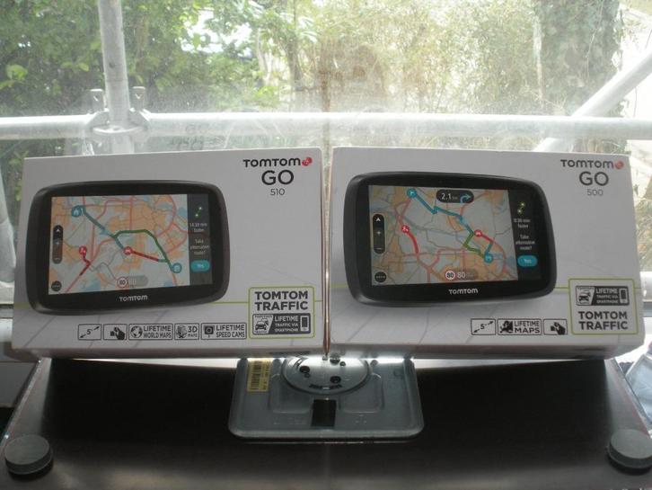2 GPS TomTom GO: 510 en GO 500 5-inch bluet-touchscreen, Computers en Software, Navigatiesoftware, Zo goed als nieuw, Update, Ophalen of Verzenden