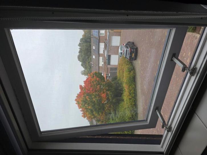 Te koop: 3 oprolbare vliegenhorren, Doe-het-zelf en Bouw, Glas en Ramen, Zo goed als nieuw, Ophalen