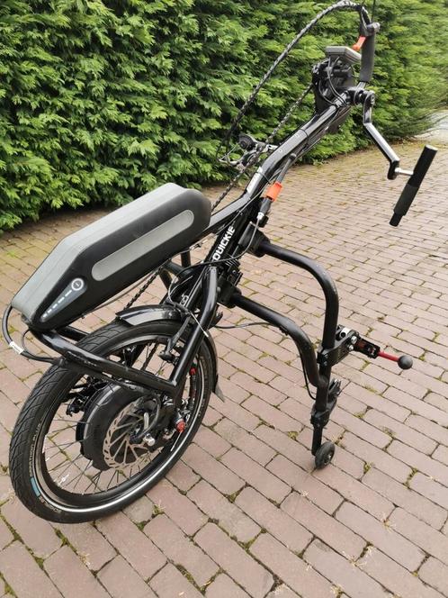 Fauteuil roulant hybride Quickie Attitude pour handbike, Divers, Chaises roulantes, Comme neuf, Enlèvement ou Envoi