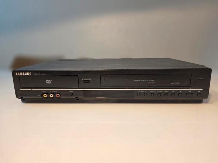 Samsung V6700 — Combinatie van dvd- en VHS-spelers, Audio, Tv en Foto, Videospelers, Zo goed als nieuw, Ophalen of Verzenden