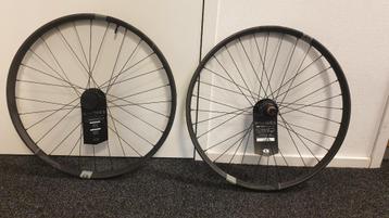 Crankbrother Synthesis Carbon 27,5 Inch Wielset Nieuw! beschikbaar voor biedingen