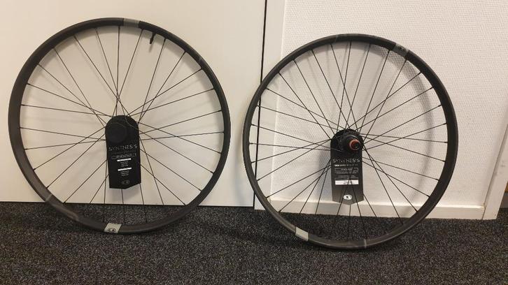 Crankbrother Synthesis Carbon 27,5 Inch Wielset Nieuw!, Fietsen en Brommers, Fietsonderdelen, Nieuw, Ophalen