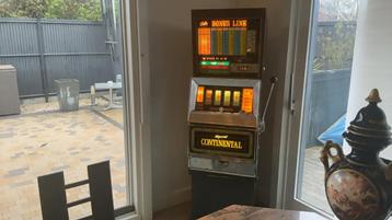 Jackpot ,werkende staat met originele sokkel  beschikbaar voor biedingen