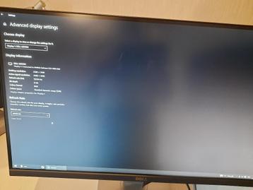 Dell 25 inch Ultra Sharp scherm beschikbaar voor biedingen