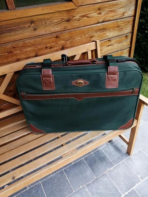 Valise de voyage vintage M & E/verte et marron, Bijoux, Sacs & Beauté, Valises, Comme neuf, Roulettes, Enlèvement ou Envoi