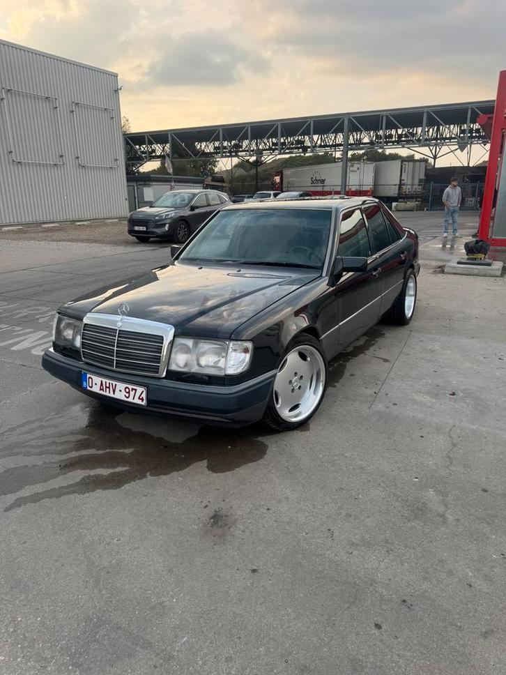 Mercedes w124 e300 24v, Auto's, Mercedes-Benz, Particulier, 300-Serie, Open dak, Benzine, 4 deurs, Automaat, Ophalen