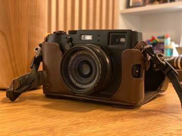 Fuji x100t met leren hoesje beschikbaar voor biedingen