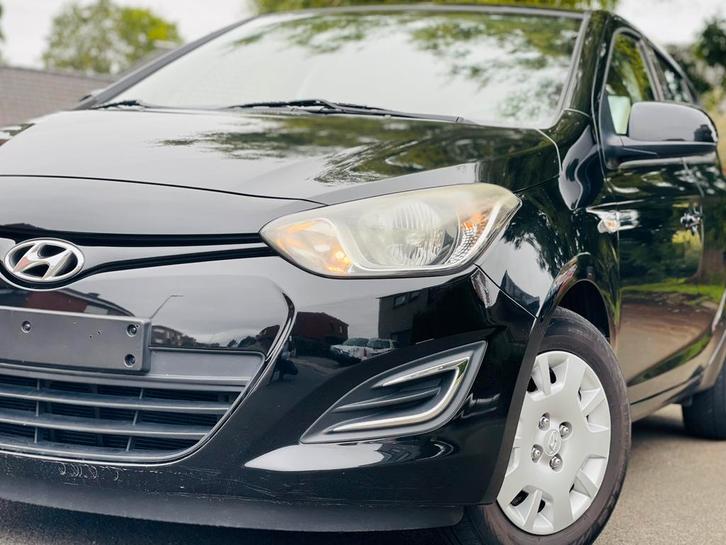 Hyundai i 20 Benzine 1,3cc 2015 met airco en controle, Auto's, Hyundai, Particulier, i20, ABS, Airbags, Airconditioning, Alarm