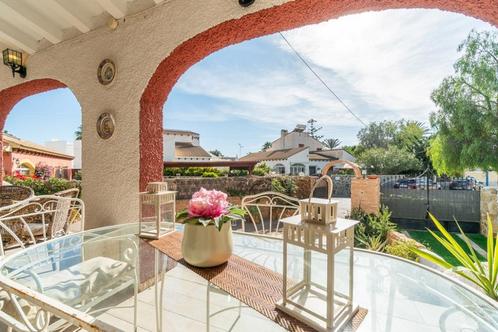 Half vrijstaande Spaanse Villa met inpandige garage, Immo, Buitenland, Spanje, Woonhuis