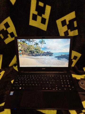 Laptop ACER TRAVELMATE p256M -15.6INCH CAM-zeer goede staat  beschikbaar voor biedingen