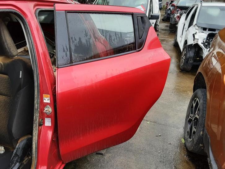 PORTIER LINKS ACHTER Suzuki Swift (ZC / ZD) (01-2017/-), Auto-onderdelen, Carrosserie, Deur, Suzuki, Achter, Links, Gebruikt