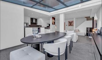 Table de salle à manger Juntoo beschikbaar voor biedingen