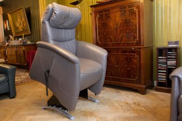 Fauteuil releveur cuir taupe, Enlèvement, Comme neuf, Cuir, 75 à 100 cm
