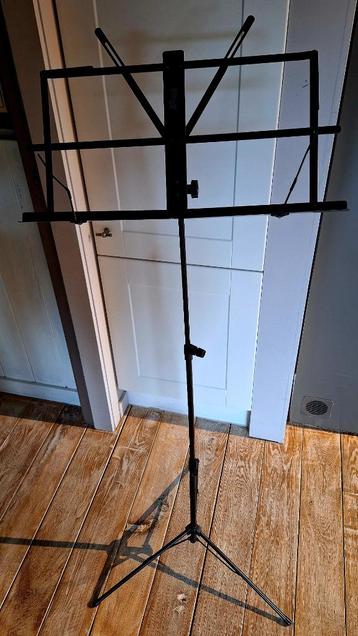 Pupitre pliable  beschikbaar voor biedingen