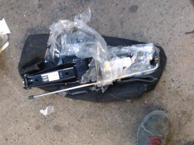 Cric Fiat Doblo 2 2010-2014 LP/14944, Auto-onderdelen, Overige Auto-onderdelen, Fiat, Gebruikt, Ophalen of Verzenden