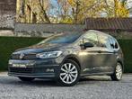 Volkswagen Touran 1.5 Highline 7pl / MASSAGE / ADAPTIVE / AL, Auto's, Volkswagen, 4 cilinders, Alcantara, 7 zetels, 2120 kg