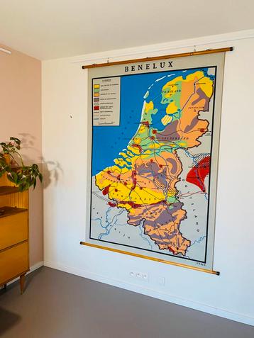 Vintage wandkaart schoolkaart linnen ‘Benelux’ beschikbaar voor biedingen