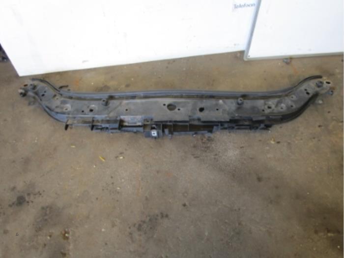 Slotplaat voor van een Renault Megane (Megane 2 02-) (TEF43), Auto-onderdelen, Carrosserie, Renault, Gebruikt, 3 maanden garantie