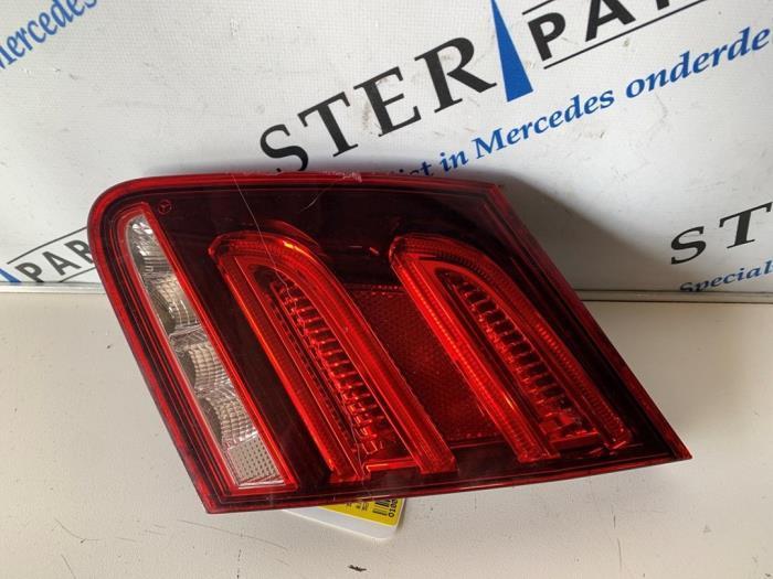 Achterlicht rechts van een Mercedes E-Klasse, Auto-onderdelen, Verlichting, Mercedes-Benz, Gebruikt, 3 maanden garantie, Ophalen of Verzenden