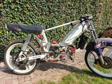 Peugeot 103 race Bidalot beschikbaar voor biedingen