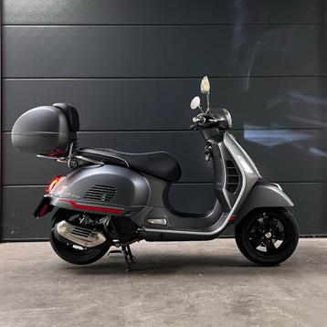 Prachtige Vespa GTS 125 Super Sport 2023 -Slechts 920km beschikbaar voor biedingen