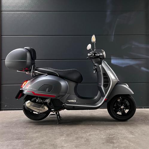 SOLD//Vespa GTS 125 Super Sport 2023 -Slechts 920km, Motoren, Motoren | Piaggio, Bedrijf, Scooter, 11 kW of minder, 1 cilinder