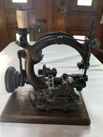 Antieke naaimachine, Antiek en Kunst, Antiek | Naaimachines, Ophalen of Verzenden