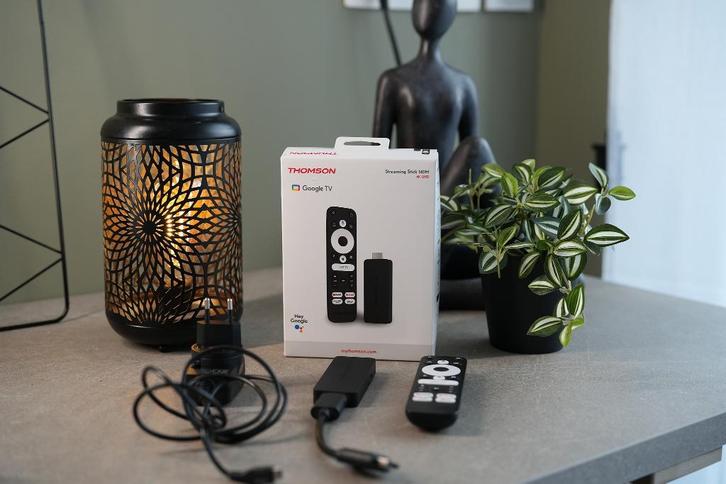 ★★★ Thomson Google TV Streaming Stick 140 4K (Chromecast), TV, Hi-fi & Vidéo, Lecteurs multimédias, Comme neuf, Moins de 500 GB