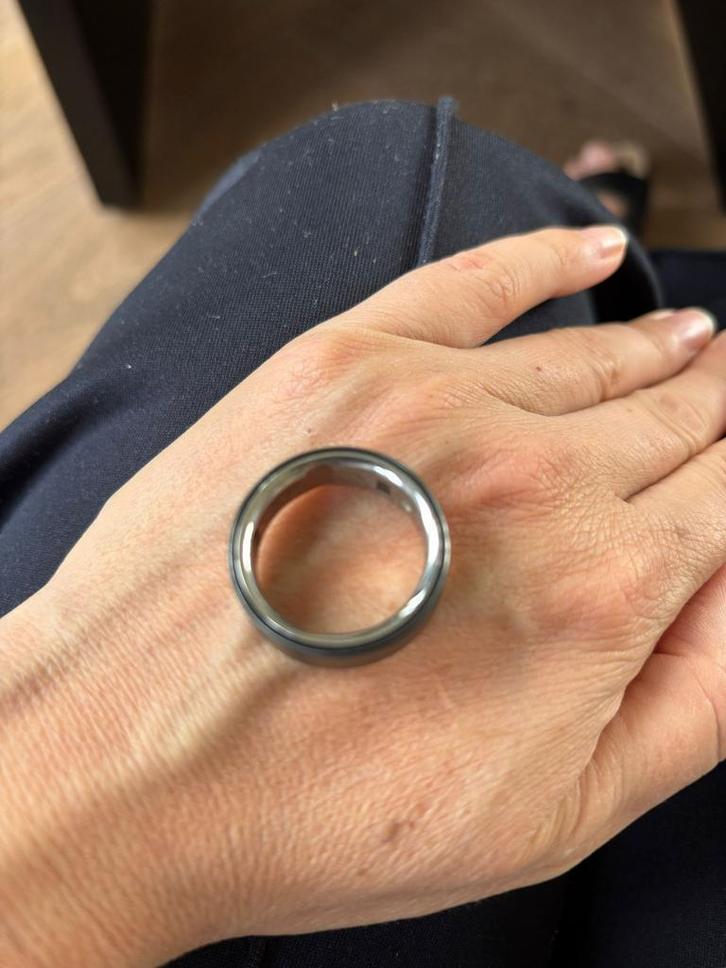 Our ring gen 4 size 12, Handtassen en Accessoires, Smartwatches, Zo goed als nieuw, iOS, Zwart, Afstand, Calorieverbanding, Conditie
