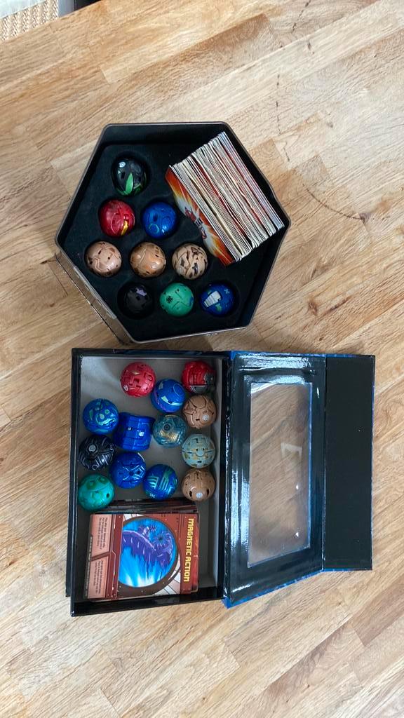 21 bakugan + kaarten, Kinderen en Baby's, Speelgoed | Actiefiguren, Gebruikt, Ophalen