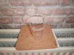 Plastieken bekers., Ophalen