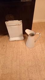 Emaille waterkan en lepelrek wit., Ophalen