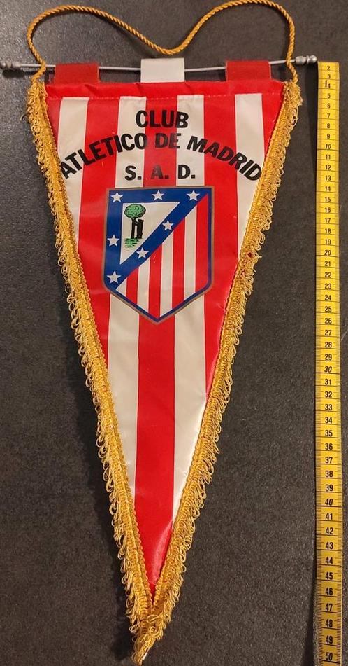 Atletico Madrid 1980s schitterende vintage vaandel voetbal, Divers, Drapeaux & Banderoles, Comme neuf, Enlèvement ou Envoi