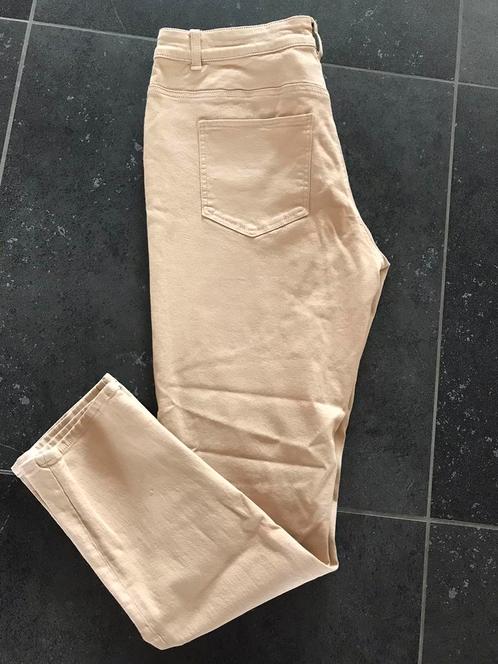 Broek maat 44, Kleding | Dames, Broeken en Pantalons, Nieuw, Maat 38/40 (M), Beige, Ophalen of Verzenden