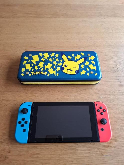 Nintendo Switch met accessoires, Games en Spelcomputers, Spelcomputers | Nintendo Switch, Zo goed als nieuw, Switch Original, Met 2 controllers
