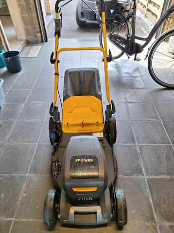 Grasmachine, Tuin en Terras, Grasmaaiers, Ophalen, Zo goed als nieuw