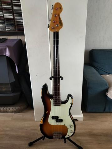 Vintage V4 Icon series precision bass beschikbaar voor biedingen