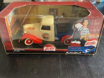 Soldio 1:18 Pepsi-Cola Ford platform Truck ( 99052 ) beschikbaar voor biedingen