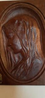 Maria Beeld in hout uitgewerkt., Antiek en Kunst, Antiek | Religieuze voorwerpen, Ophalen of Verzenden