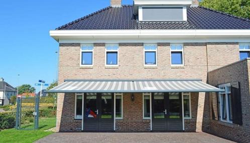 zonnetent automatische grijs wit gestreept prima staat, Tuin en Terras, Zonneschermen, Gebruikt, Knikarmscherm, 300 cm of meer