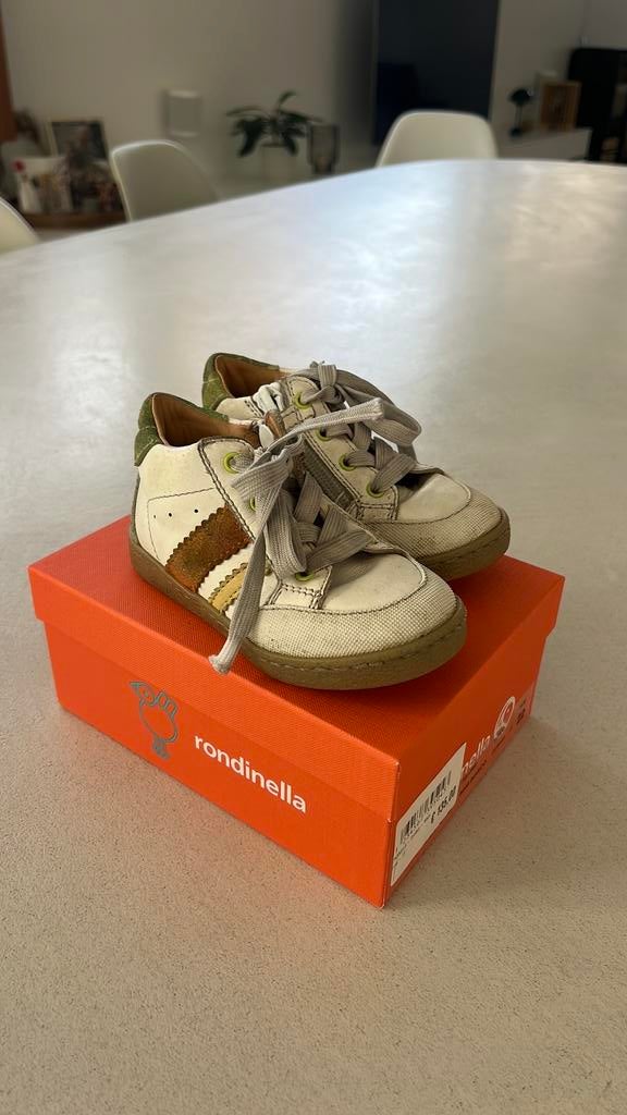 Rondinella schoenen maat 22, Enfants & Bébés, Vêtements de bébé | Chaussures & Chaussettes, Enlèvement, Comme neuf