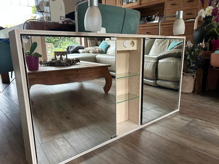 beige houten dubbele spiegelkast badkamer, Huis en Inrichting, Badkamer | Badkamermeubels, Zo goed als nieuw, Spiegelkast, Minder dan 100 cm