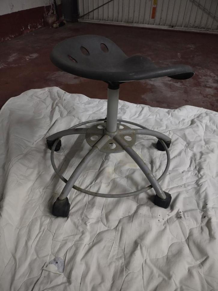 Krukje - Stoeltje H 50cm AFHALING LEES BESCHRIJVING, Huis en Inrichting, Krukjes, Gebruikt, Overige materialen, Ophalen