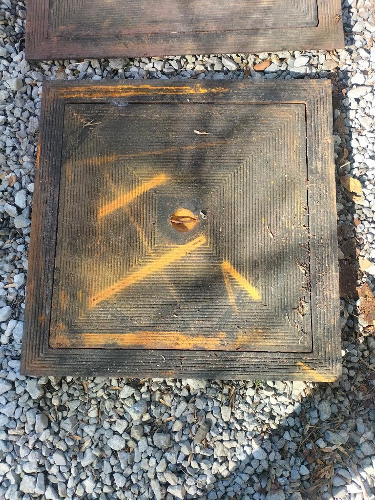 Taque d égout 25€ piece 70×70 et une 60×60, Bricolage & Construction, Tuyaux & Évacuations, Enlèvement ou Envoi